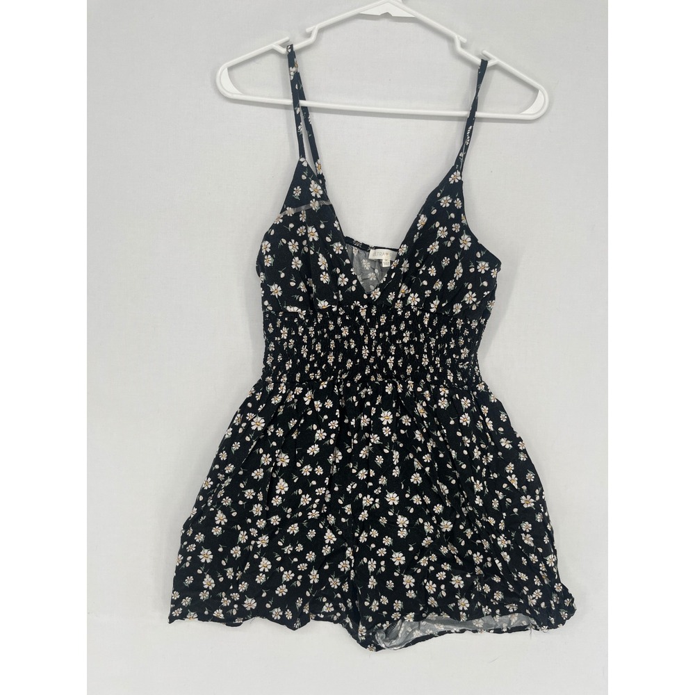 Ultra Flirt Romper Womens Medium Black Daisy Floral Smocked Waist V-Neck RW12567